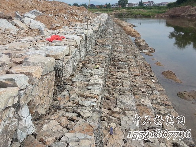 護岸鉛絲石籠.jpg 護岸鉛絲石籠.jpg